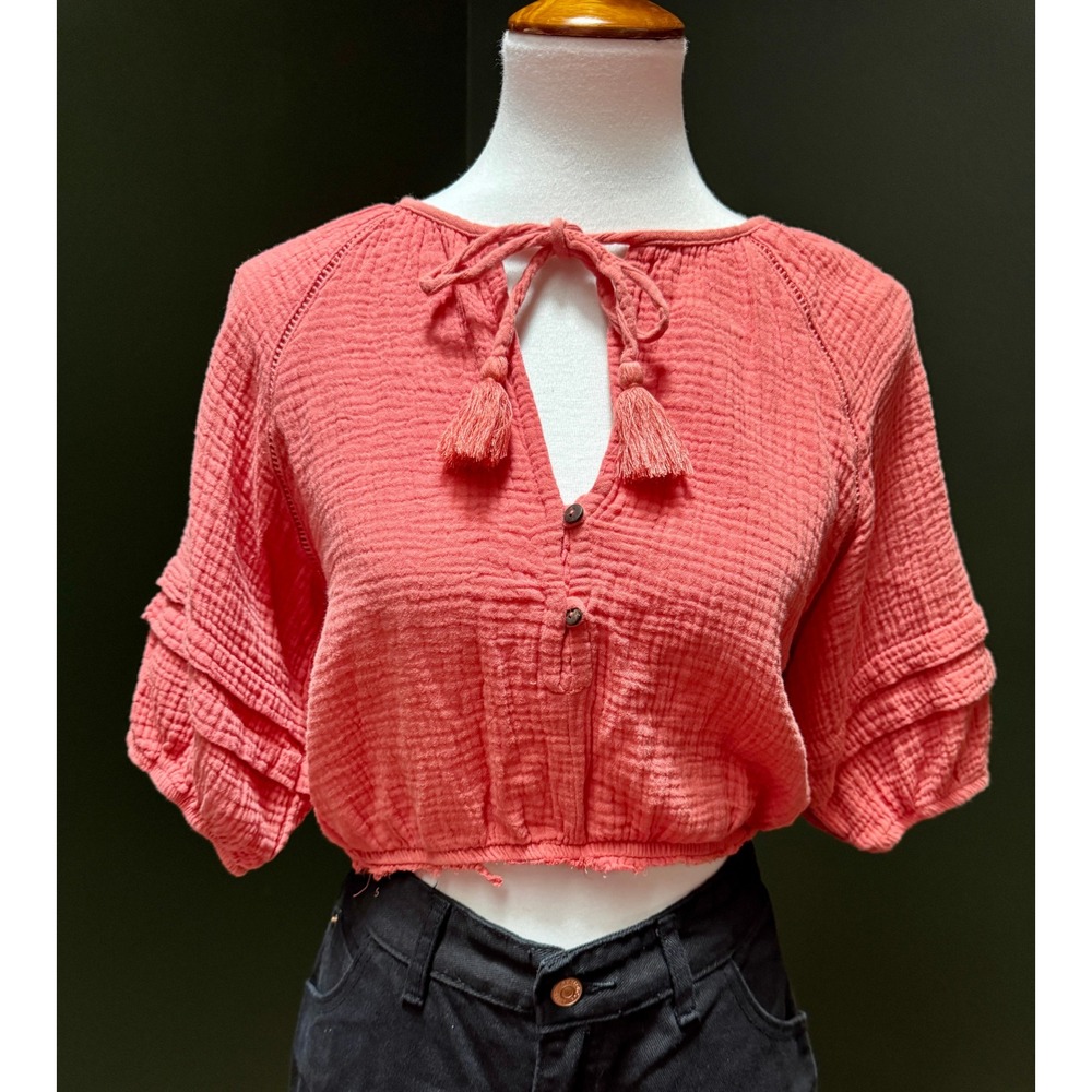 Knox‎ Rose Bohemian Coral Crop Top